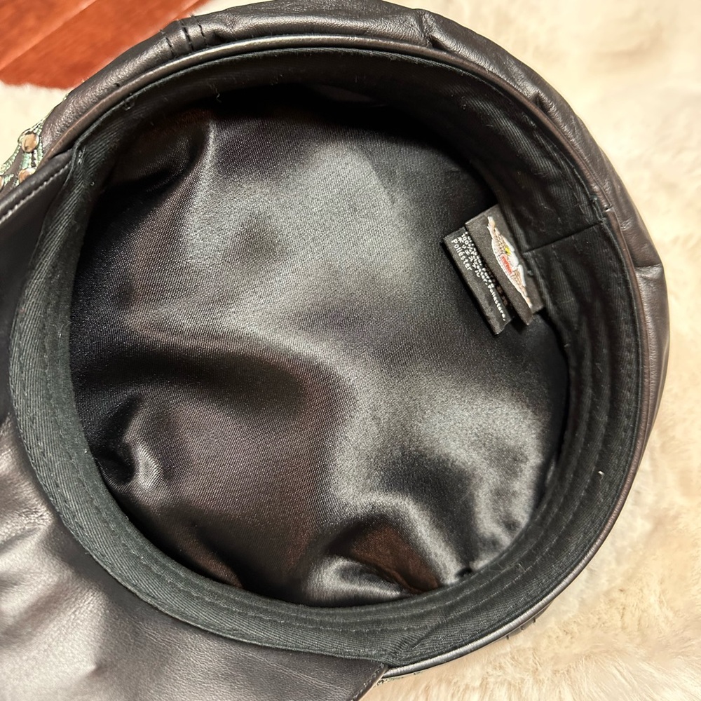 Harley-Davidson Black Womens Leather Cap
( broken brim interior) - Picture 11 of 16